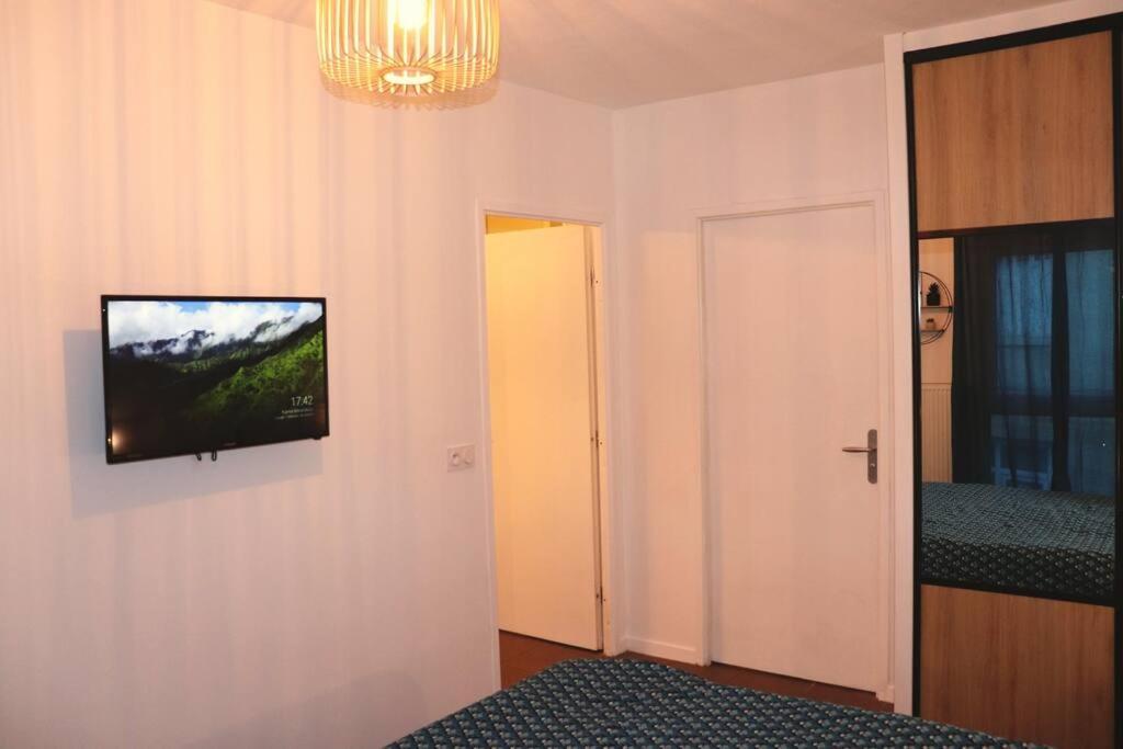 Apartmán Les Cedres -Tram A 50 Metres, Bordeaux A 5 Minutes, Parking Cenon Exteriér fotografie