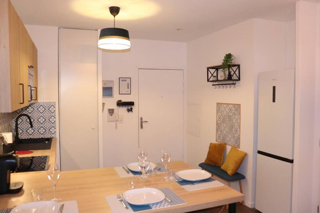 Apartmán Les Cedres -Tram A 50 Metres, Bordeaux A 5 Minutes, Parking Cenon Exteriér fotografie